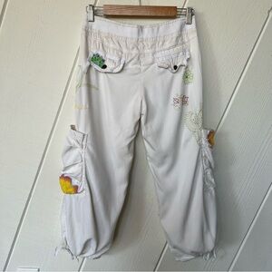 VTG DaNang Embroidered Capri Pants